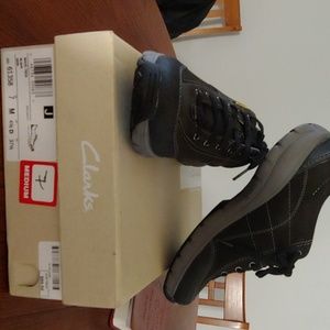 Clarks wave trek shoes
